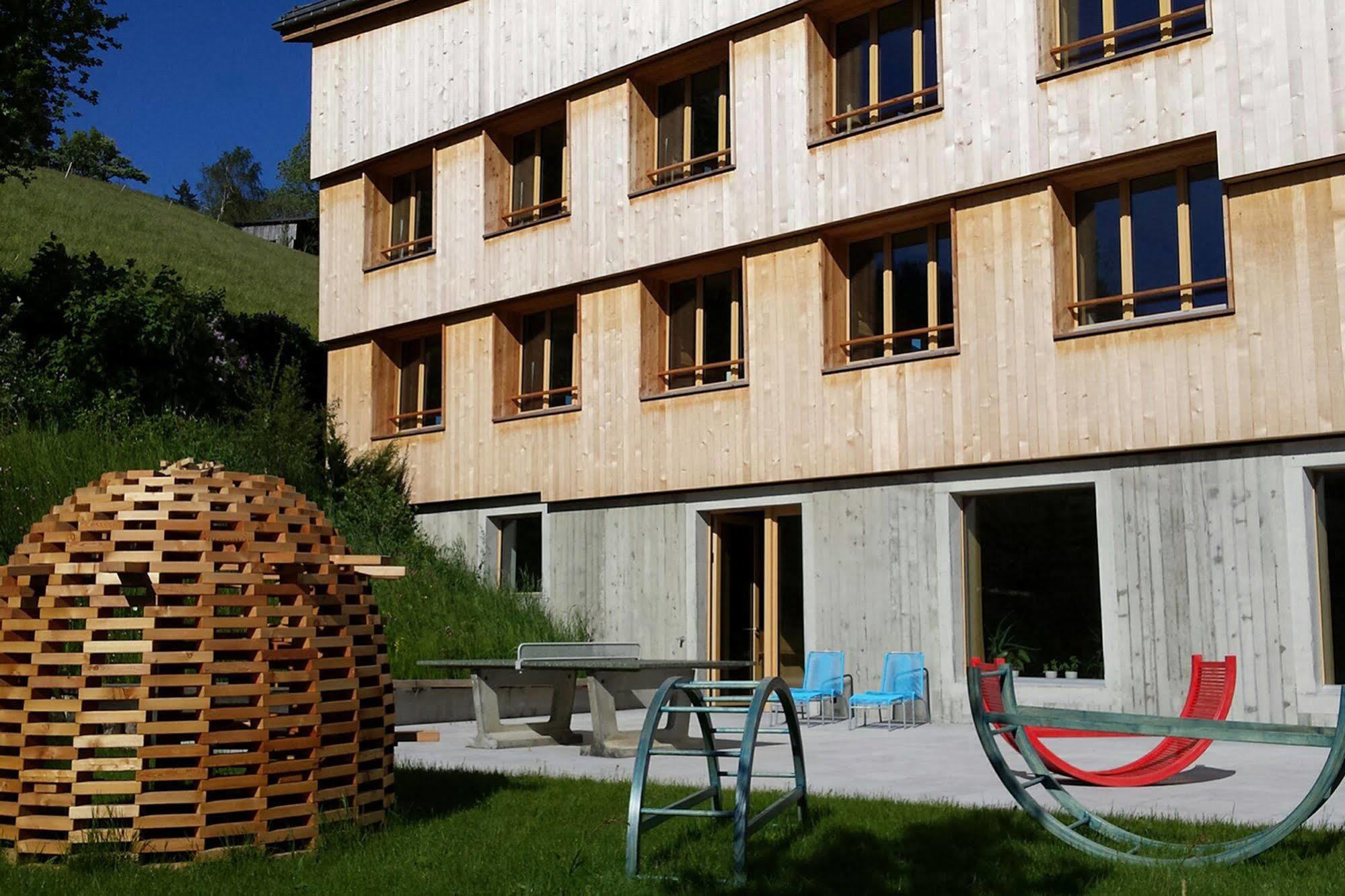 Saanen Gstaad Youth Hostel Luaran gambar