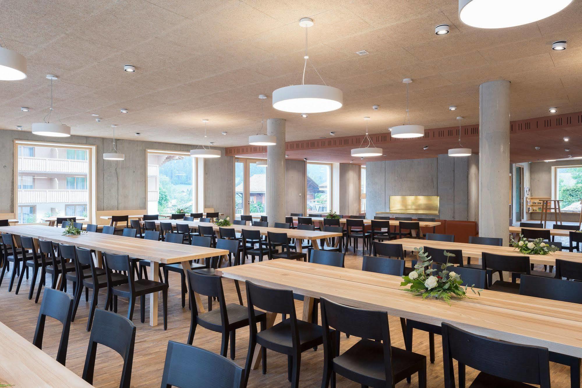 Saanen Gstaad Youth Hostel Luaran gambar