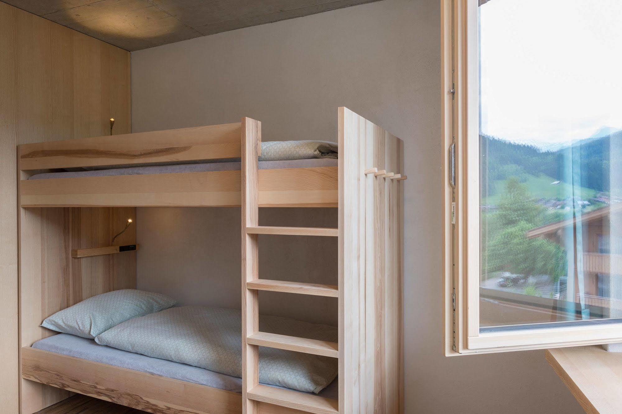 Saanen Gstaad Youth Hostel Luaran gambar