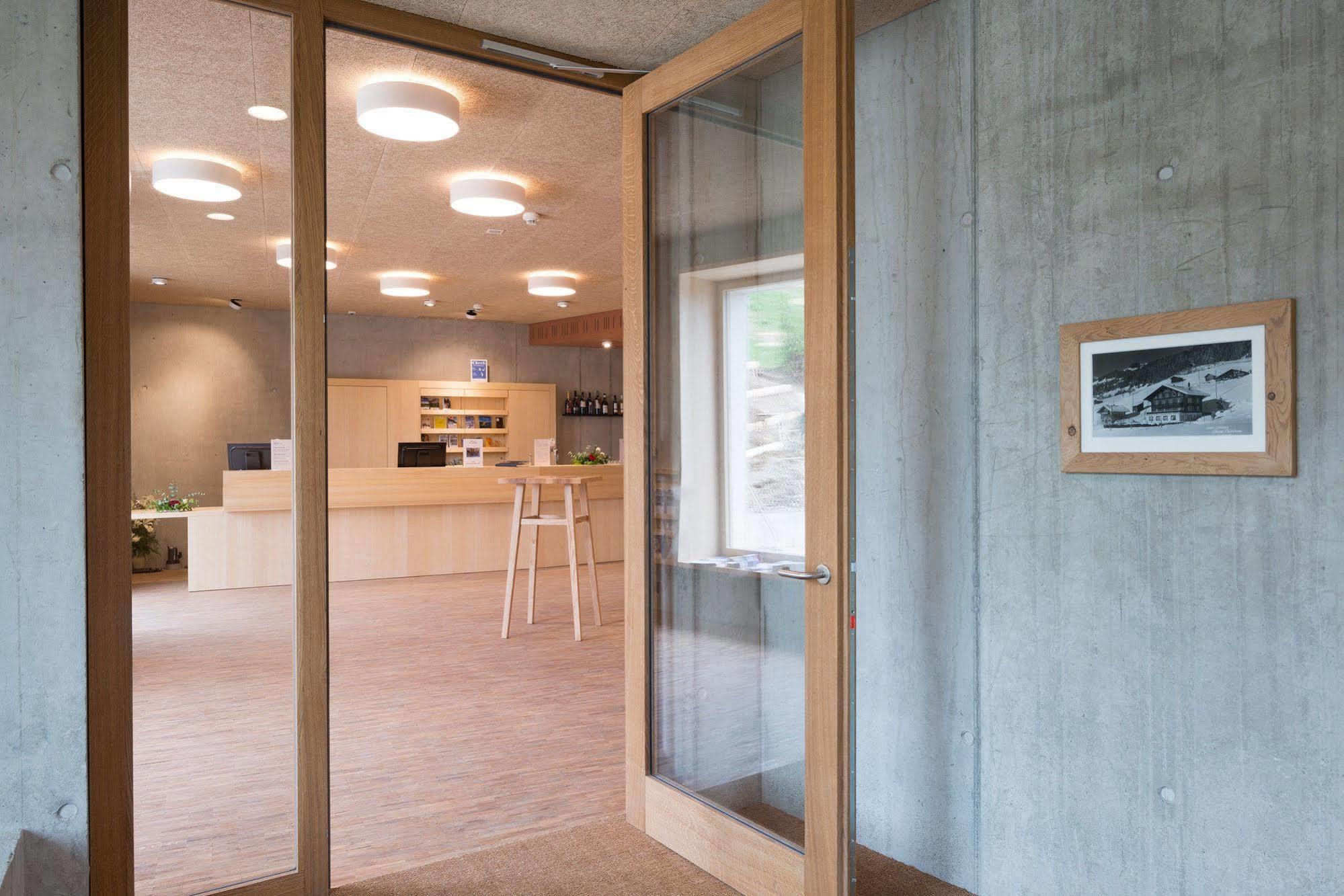 Saanen Gstaad Youth Hostel Luaran gambar