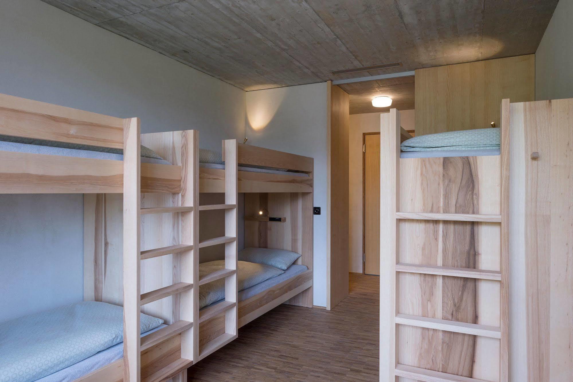 Saanen Gstaad Youth Hostel Luaran gambar